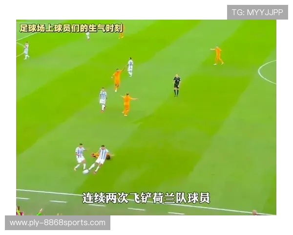 足球女博主走进球场背后 采访球星揭秘职业生涯与人生故事