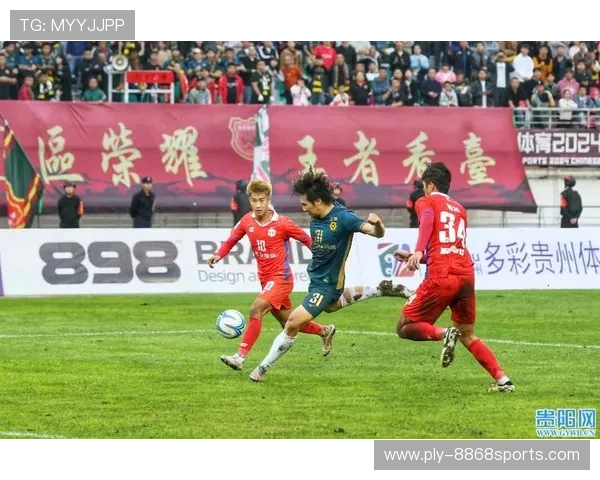 退役足球明星重返赛场背后的故事与未来计划解析 退役足球明星重返赛场背后的故事与未来计划解析